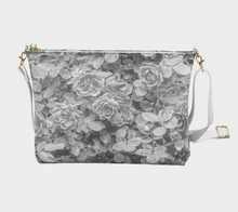 Roses en Noir et Blanc Crossbody Bag