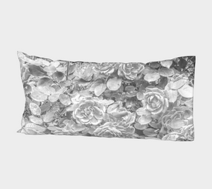 Rose en Noir et Blanc Bed Pillow Sleeve